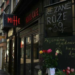 雅典娜遭强高潮开双腿
